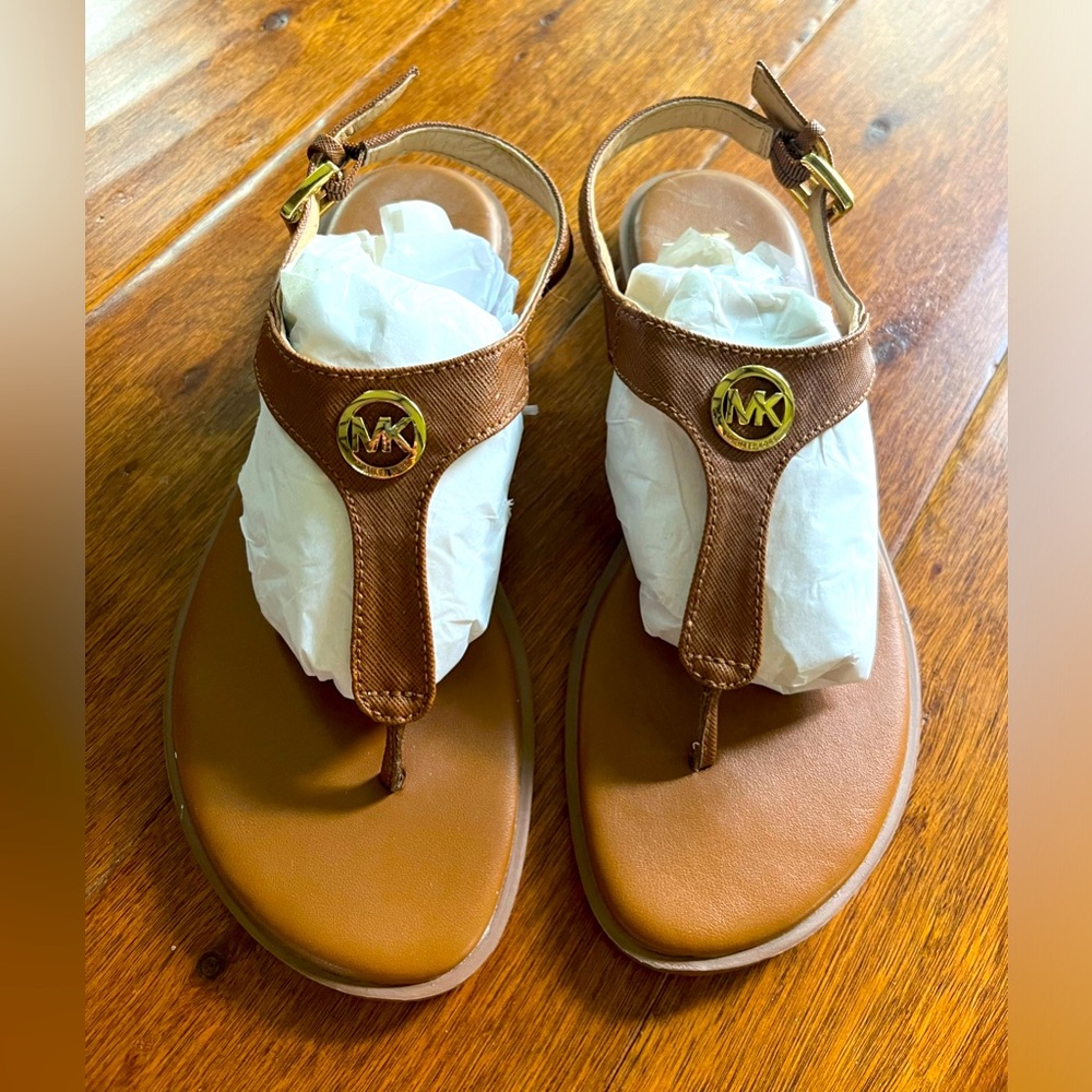 Michael Kors thong sandal, leather. Brown. 6.5 barely worn